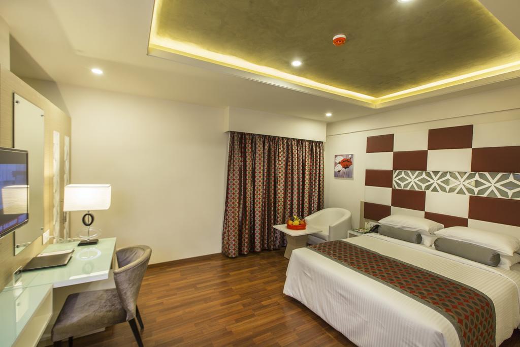 The President Hotel Hubli Exterior photo